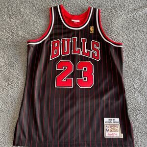 NWOT Authentic Mitchell & Ness NBA Chicago Bulls Michael Jordan 1996-97 Jersey L